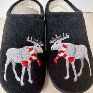 Coldwater Creek Christmas Moose Black Slippers